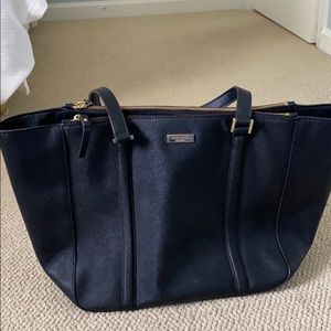 Kate spade tote bag in black.